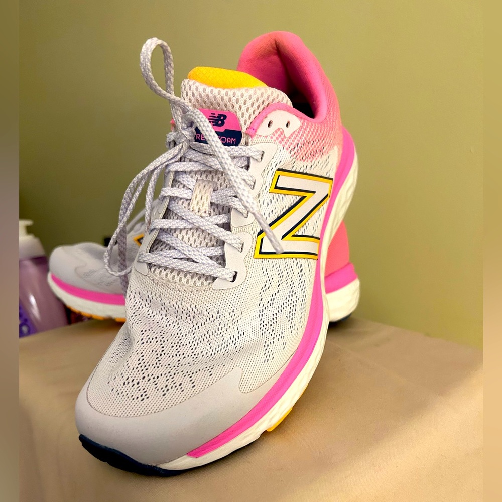 Women’s New Balance Fresh Foam sneakers size US11